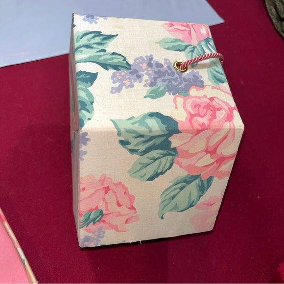Pink roses HAT BOX and TOP hexagon PINK ROSES Fairy Whimsy 10x12x6” 6 Sides VTG - Picture 11 of 11